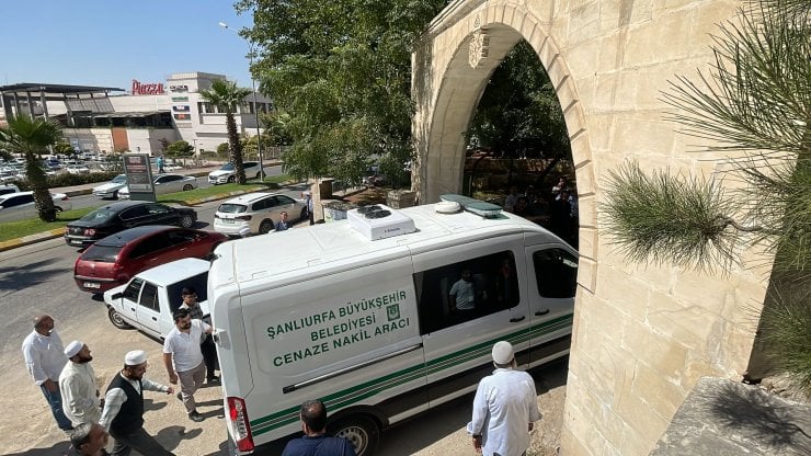 Nakşibendi Şeyhinin ABD'de Ölen Torunu, Şanlıurfa'da Toprağa Verildi