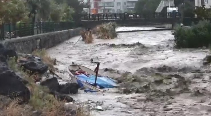 Sarı Kodlu Uyarı Verilmişti, Yağmur Sele Döndü