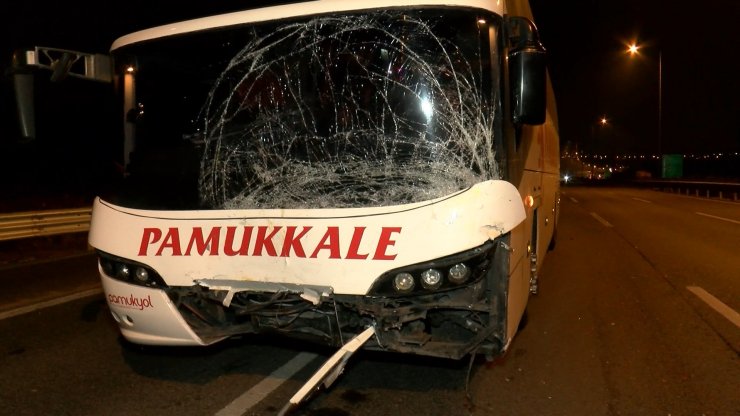 Kazada Şoka Giren Taksi Şoförü, 'Araçta Biri Var' Deyince Ekipler Alarma Geçti...