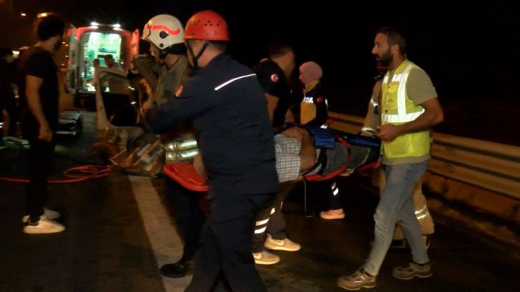 Kazada Şoka Giren Taksi Şoförü, 'Araçta Biri Var' Deyince Ekipler Alarma Geçti...