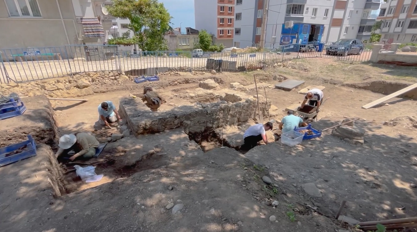 ordudaki-kazilarda-aziz-konstantin-ve-helenaya-adanan-manastir-kilisesi-bulundu-7050-dhaphoto1.jpg