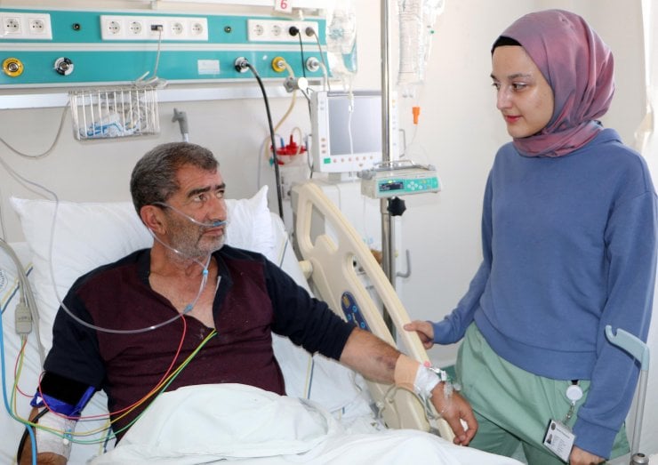 Kars'ta Kalp Krizi Geçiren Doktor: Elini Cebinden Çıkar Dedim, Yarım Saat Dayak Yedim