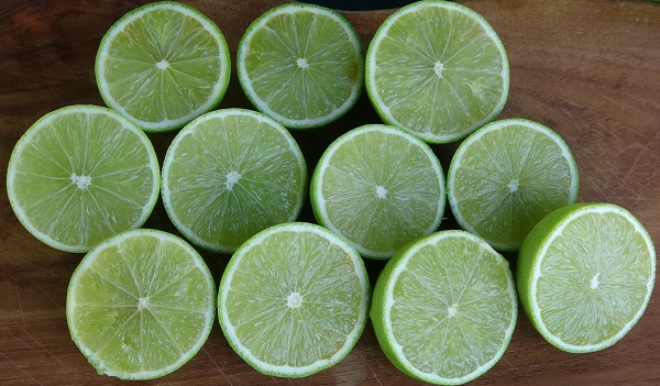 bu-limonun-farki-ne-digerleri-3-tl-bu-limonun-kilosu-40-tl-d0a854.jpg