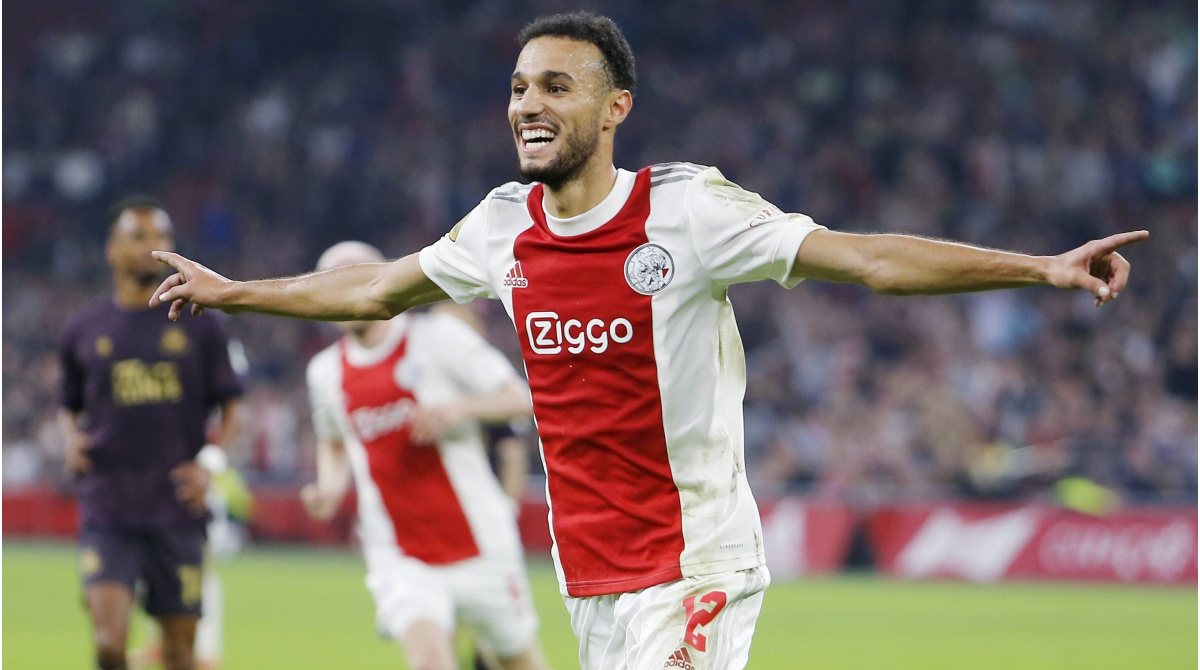 noussair-mazraoui-ajax-amsterdam-2021-1651758870-84711.jpg