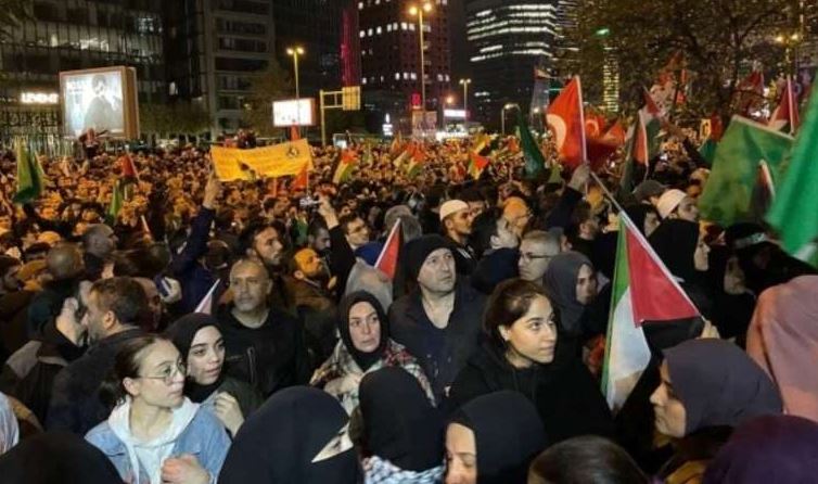 israil-protesto-saadet.jpg