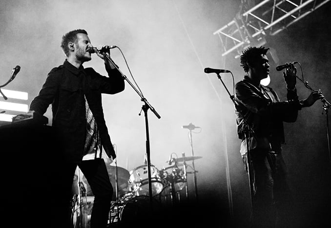 massive-attack-saint-petersburg-2010-09-26-cropped.jpg