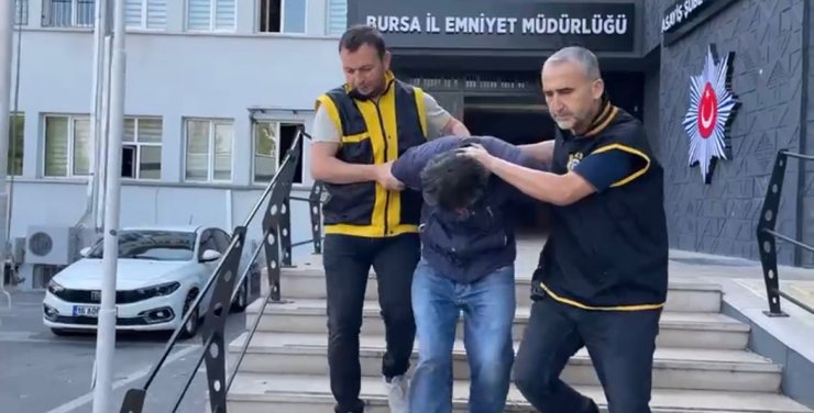 Trabzonspor Formalı Yusuf'a Biber Gazıyla Saldırmıştı! Şüpheliyi Gözleri Ele Verdi, 6 Suç Kaydı Ortaya Çıktı