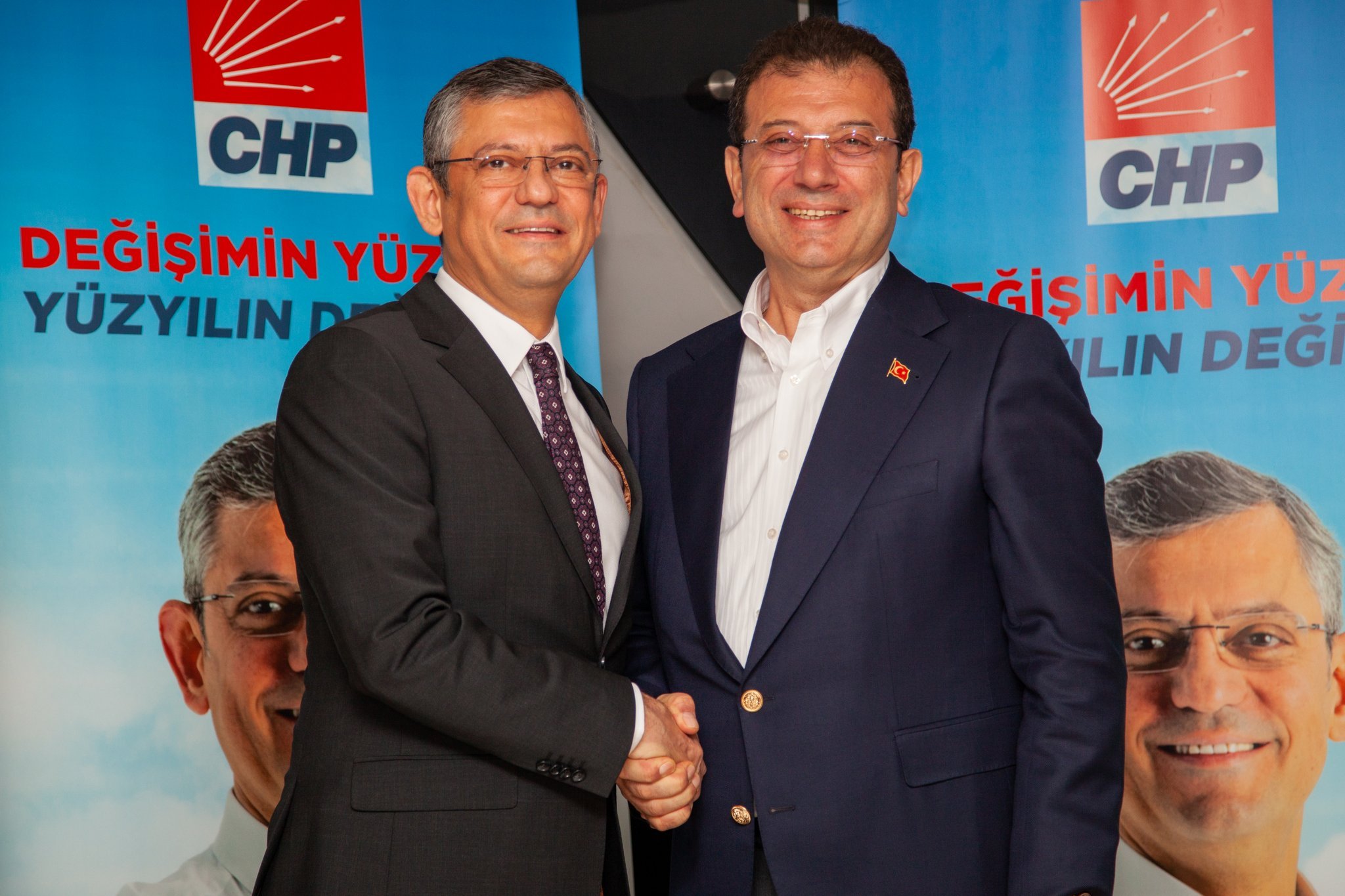 ozgur-ozel-imamoglu-ile-kardeslik-hukuku-chpyi-iktidara-tasiyacak-1206-dhaphoto1.jpg