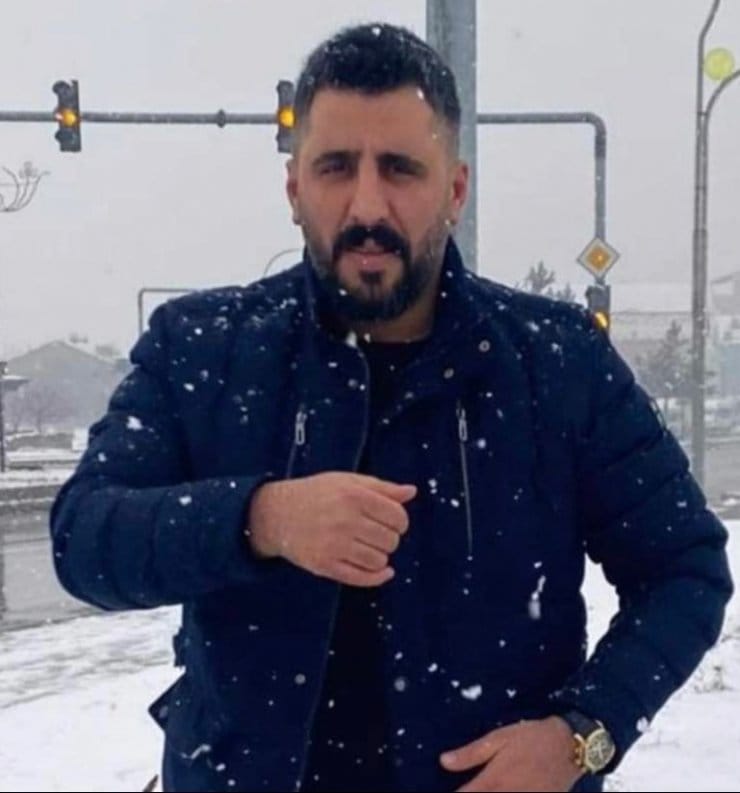 Galericiye Motosikletli Suikast! Evnin Önünde Öldürdüler