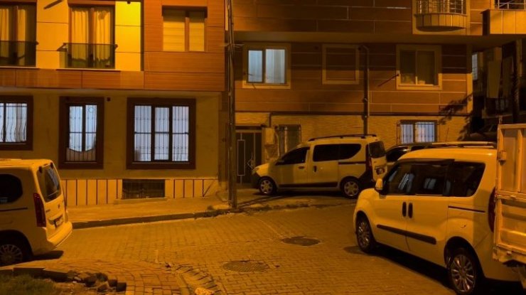 Galericiye Motosikletli Suikast! Evnin Önünde Öldürdüler