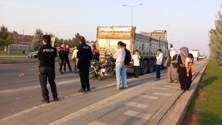 16 Yaşındaki Sürücü Polisten Kaçarken Yunus Ekibine Çarptı