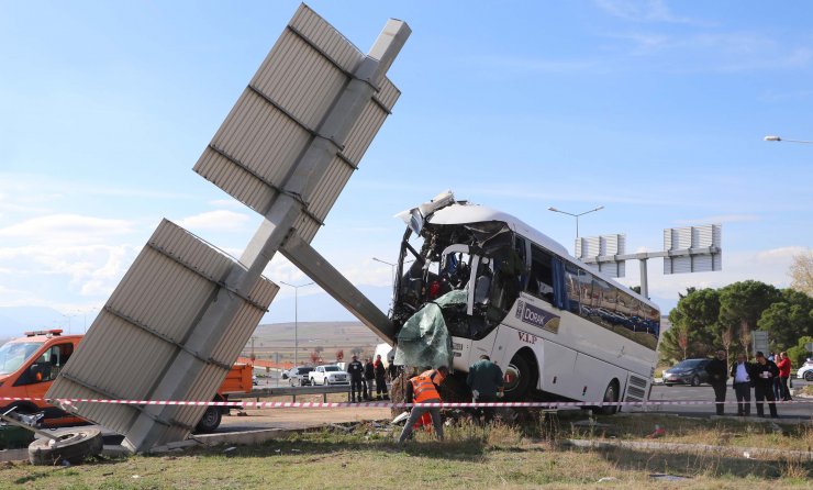 Tur Otobüsü Kazasında Peş Peşe Acı Haber!