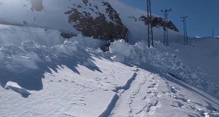 5 Metre Kar 3 Günde Temizlendi