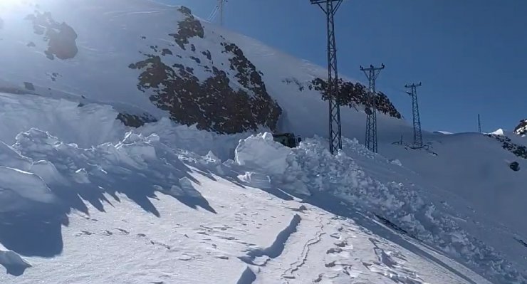 5 Metre Kar 3 Günde Temizlendi