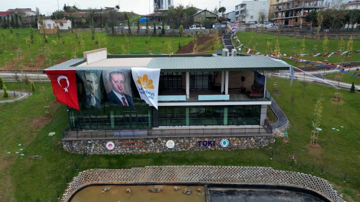 AKP'li Sultanbeyli Belediyesi, Atatürk'e 'Firavun' Diyen Yazarın Adını Kütüphaneye Verdi