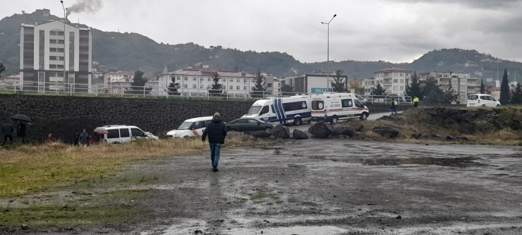 Dalgalarla Fotoğraf Çektiren 2 Genç Sulara Kapıldı