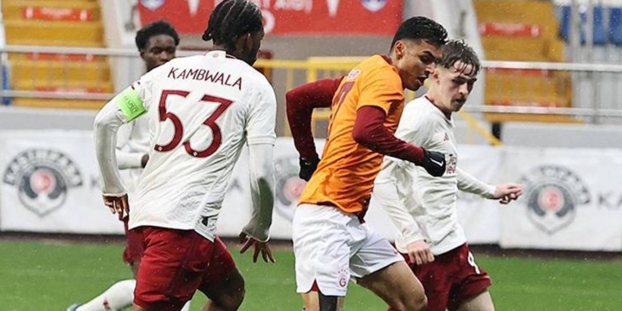 galatasaray-manchester-unitedi-devirdi-1.jpg