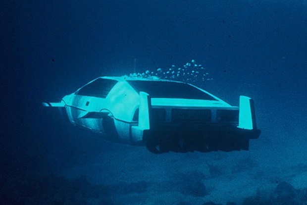 james-bond-1977-lotus-esprit-submarine-car-3-0-0.jpg