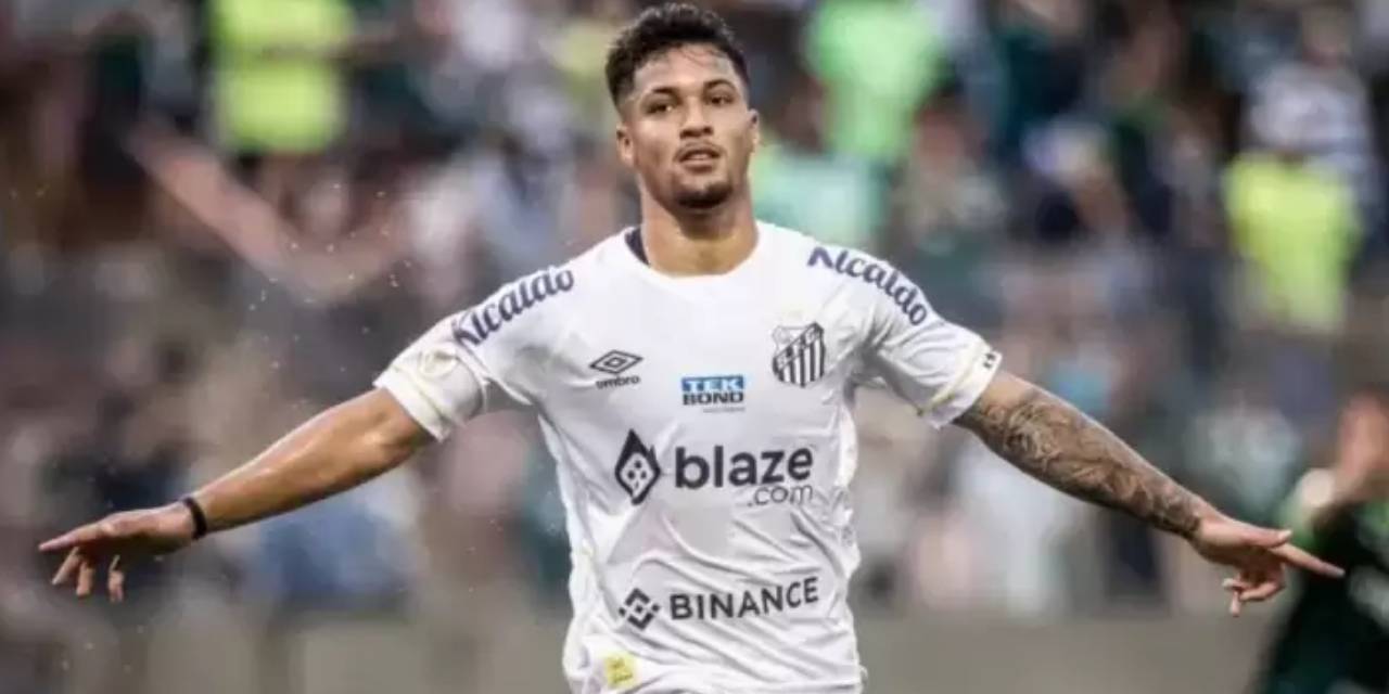 super-lig-devi-marcos-leonardonun-pesinde-1.jpg