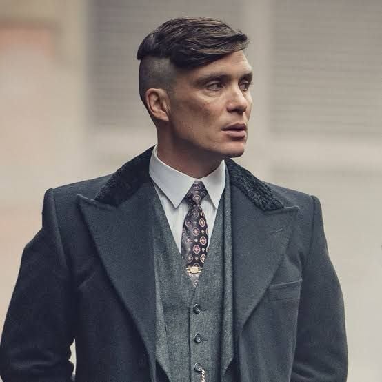 unlu-sarkici-dogus-dunyaca-unlu-oyuncu-cillian-murphy-e-benzetildi-ugdtu.jpg