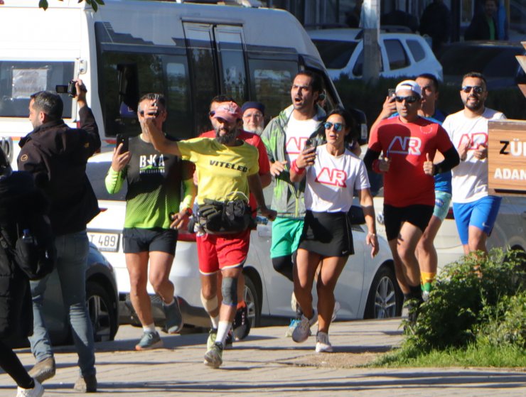 Depremzedeler İçin Koşan Fransız Sporcu, Adana Kebabıyla Karşılandı