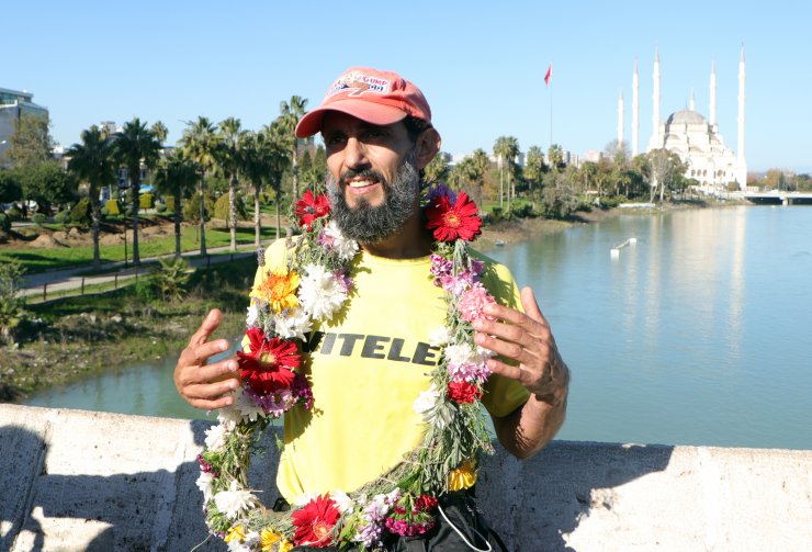 Depremzedeler İçin Koşan Fransız Sporcu, Adana Kebabıyla Karşılandı