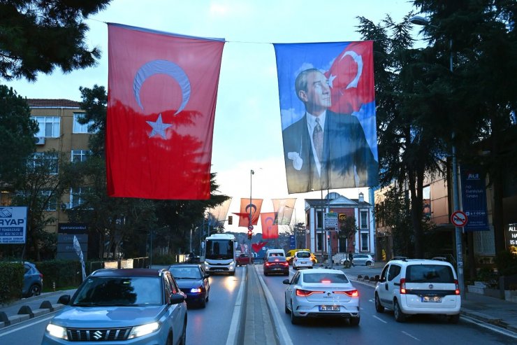 Sabah Gün Ağırınca Suudi Konsolosluğunu Şoke Eden Pankart