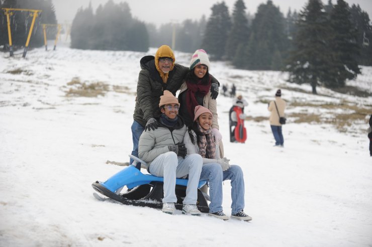 Yılbaşı Hazırlıklarının Tamamlandığı Uludağ’da Tek Eksik Kar