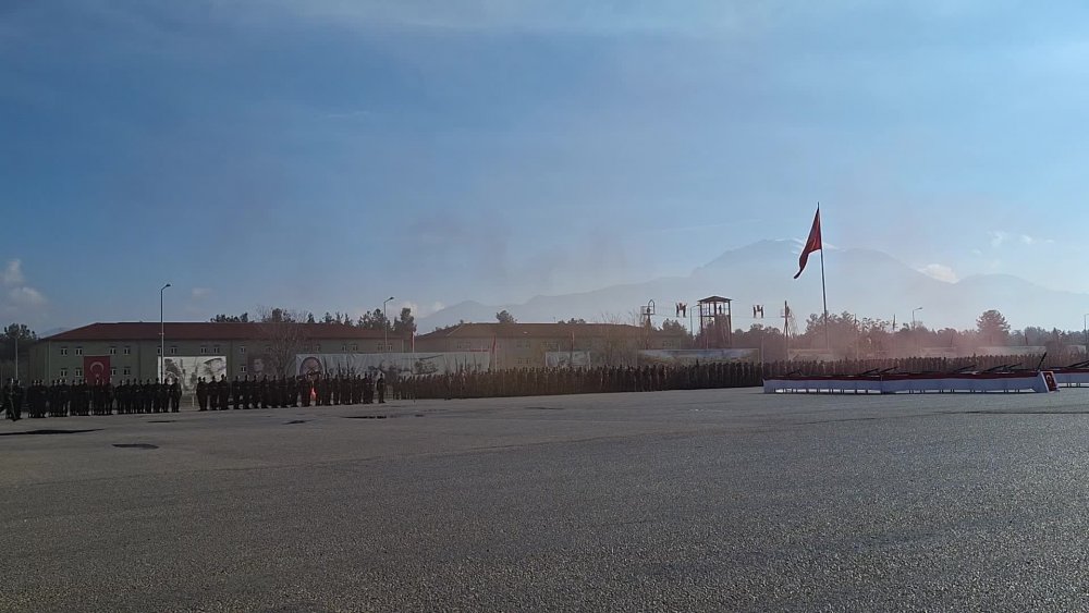 İçinde 'Atatürk' Geçmeyen Marş Askerlerin Yemin Töreninde Çalınıyor