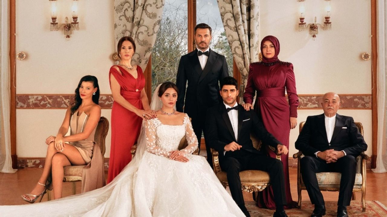 show-tvde-uzun-bir-seruvenin-sonu-kizilcik-serbeti-dizisi-ekranlara-veda-ediyor-2.jpg