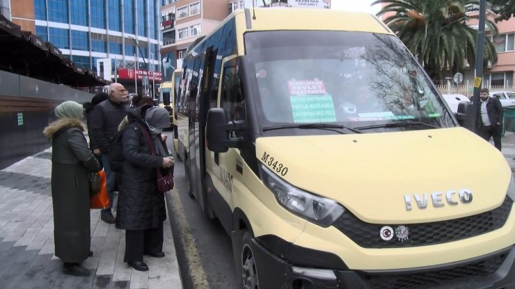 İstanbul'da Akıl Almaz Olay: Minibüste Doğum!