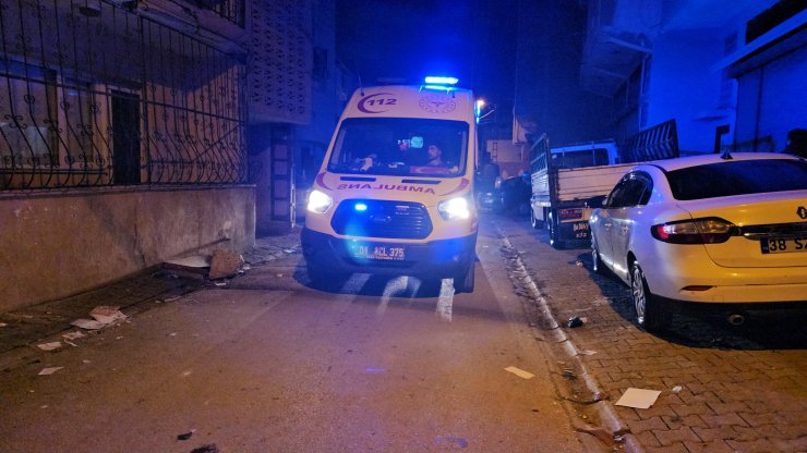 Adana'da İki Grup Sokak Ortasında Çatıştı