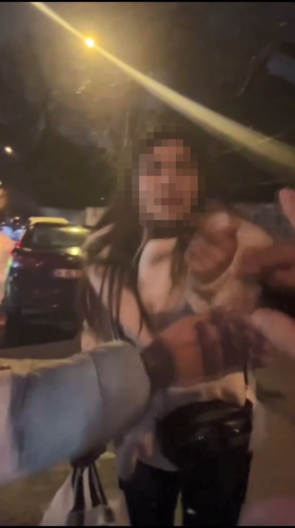 Taksi Ücretini Ödemeyen Yolcu, Video Çeken Şoföre saldırdı