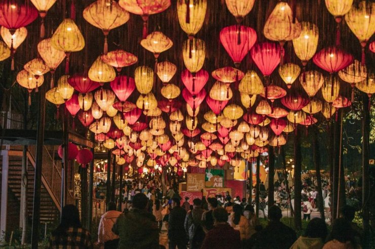 Çin, Ejderha Yılı’na Geçti, Kutlamalar Başladı