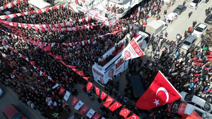 Mansur Yavaş'tan Turgut Altınok'a Açık Çek Yanıtı! Haydi Bakalım Bir Boyunuzu Görelim