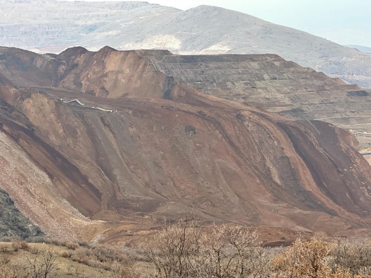 İliçteki Maden Faciasının Boyutu Gün Ağarınca Ortaya Çıktı, Milyonlarca Metreküp Toprağın Altındalar