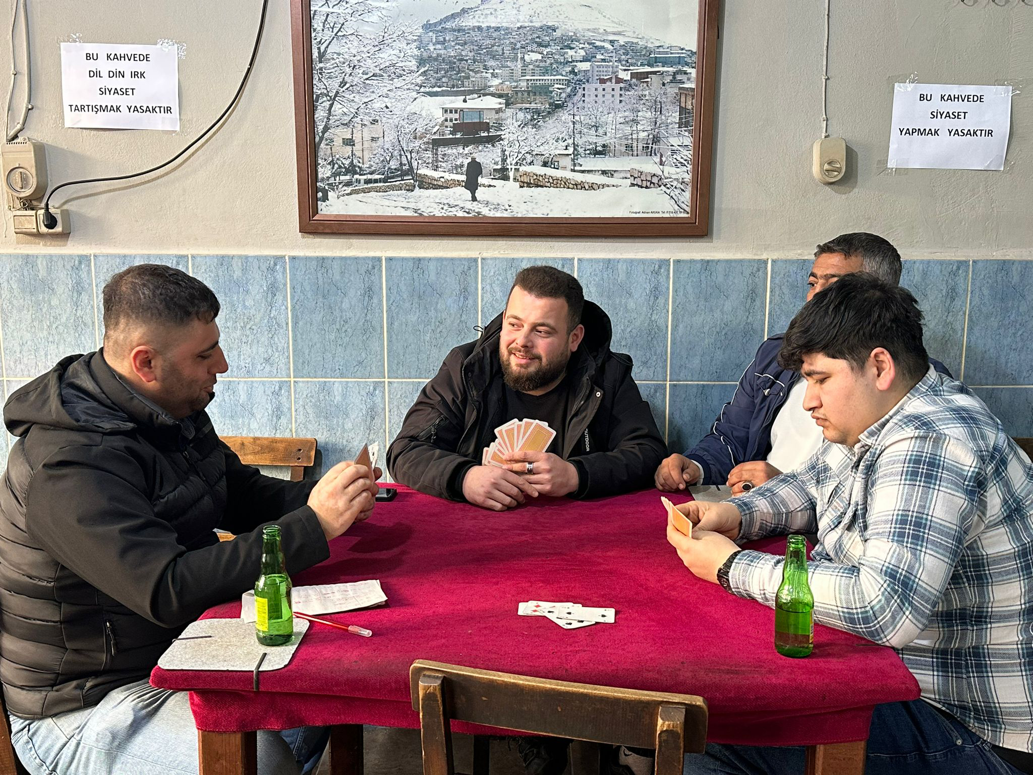 kavgalardan-bikti-kahvehanesinde-siyasi-19220.jpg