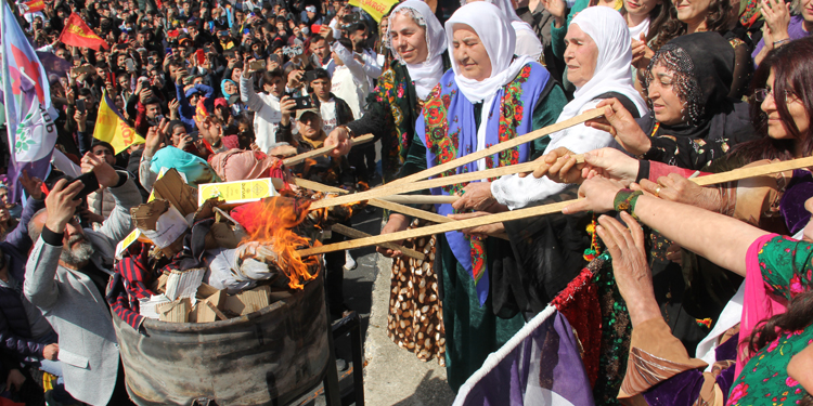 adana-newrozunda-onbinler-ozgurlugu-haykiriyor.jpg