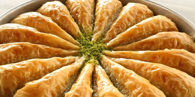 havuc-dilim-baklava-tarifi-nasil-yapilir-havuc-dilimi-baklava-serbeti-nasil-yapilir-h1651401593-c65965.jpg