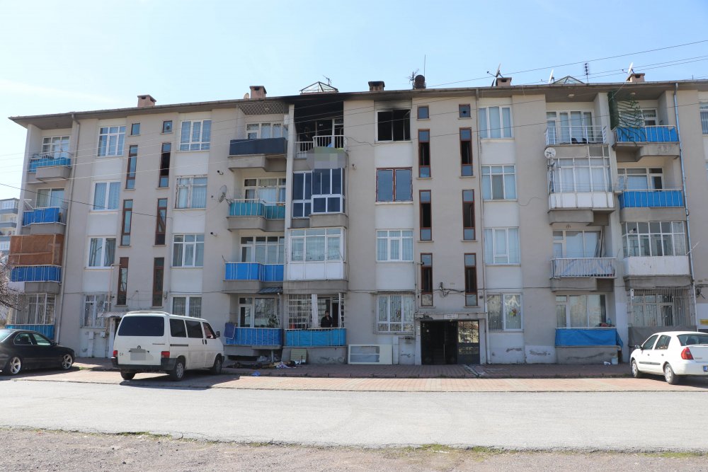 Eşiyle Tartıştı, Evi Ateşe Verdi!