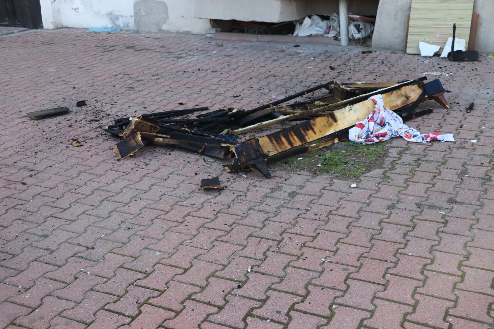 Eşiyle Tartıştı, Evi Ateşe Verdi!