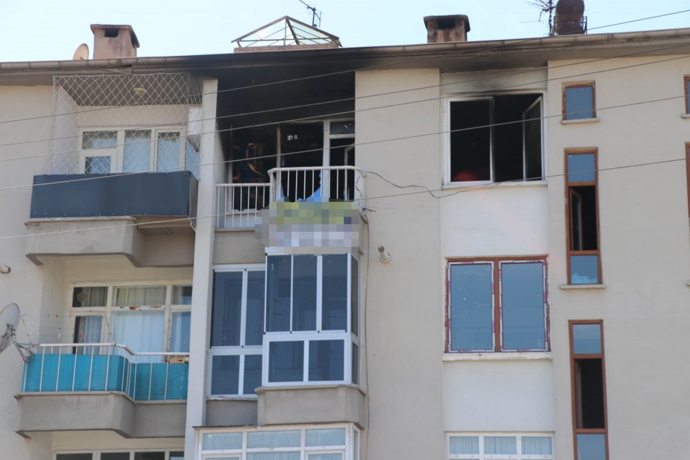 Eşiyle Tartıştı, Evi Ateşe Verdi!