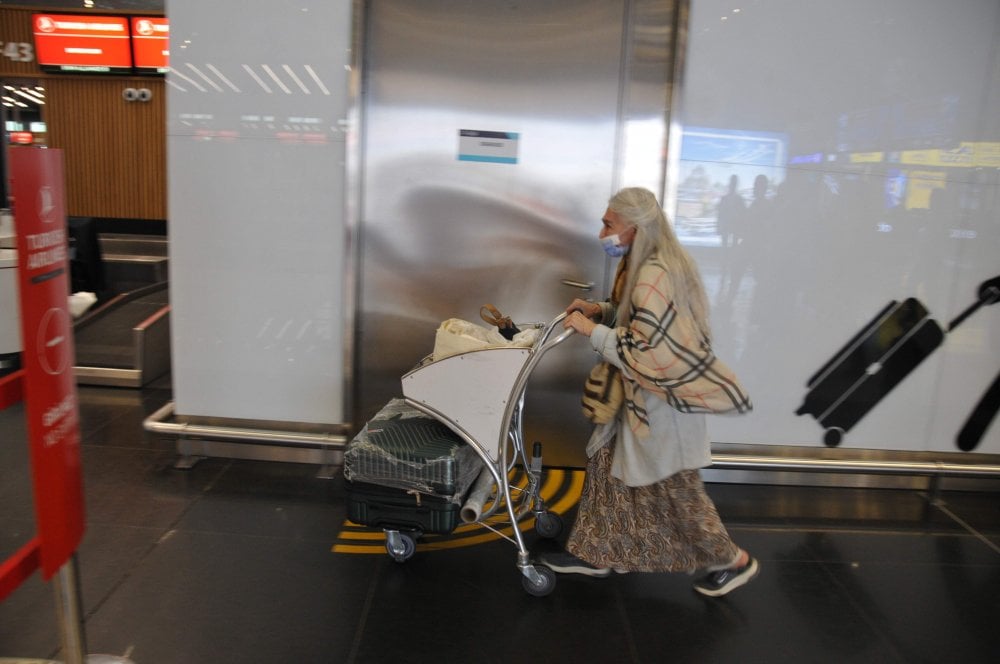 Tom Hanks'in Terminal Filmi Gerçek Oldu: 2 Aydır İstanbul Havalimanı'nda Yaşıyor