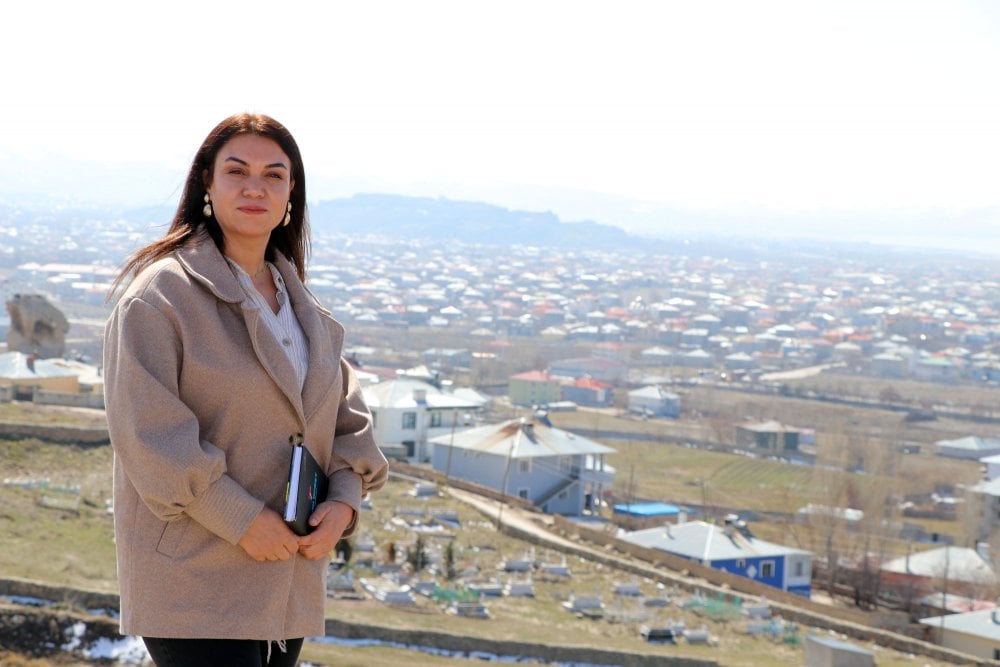 VAN'ın Tuşba İlçesinde Kadın muhtar adayı, 22 Erkek Adaya Karşı