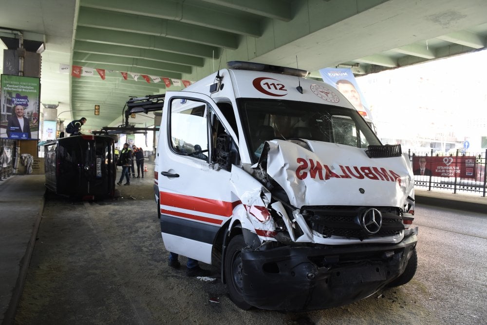 İstanbul'un Göbeğinde Korkutan Kaza