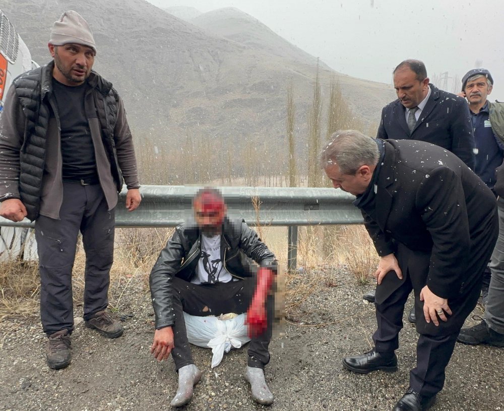 Seçim Çalışmaları İçin Erzurum'a Gelen Destici, Kanlar İçindeki Yaralı Şoföre Yardım Etti