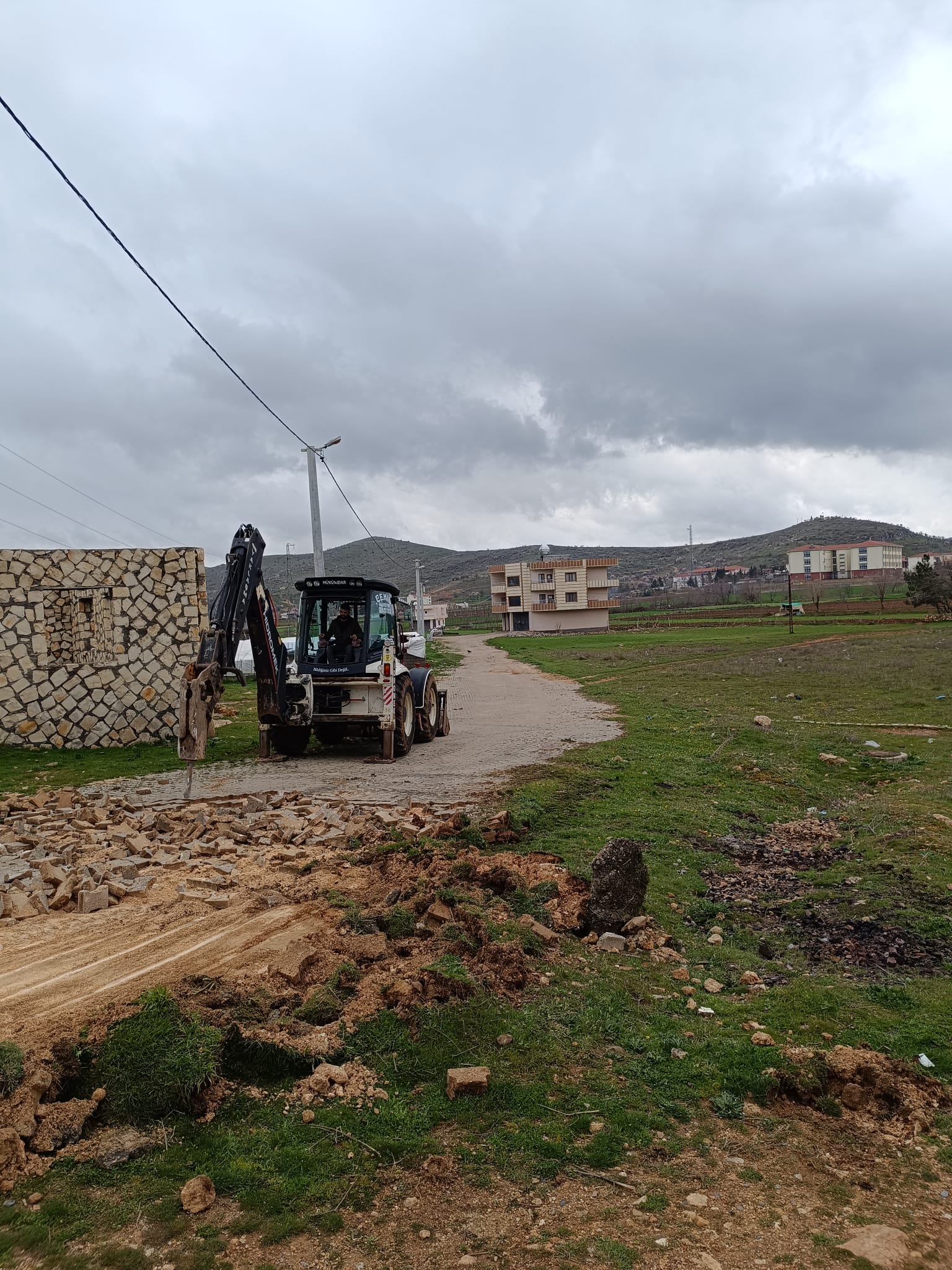 mardin-arsasindan-gecen-yolu-kepceyle-ka-30516.jpg