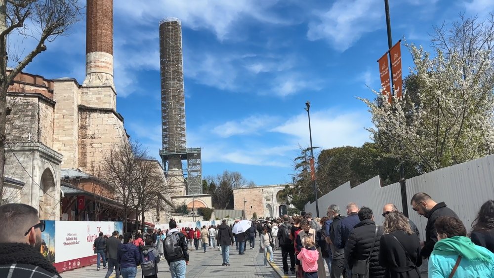Ayasofya'nın Minaresi Sökülüyor
