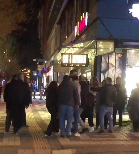 Bursa'da İki Kadın Saç Saça Baş Başa Kavga Etti, Sokaktakiler Zor Ayırdı