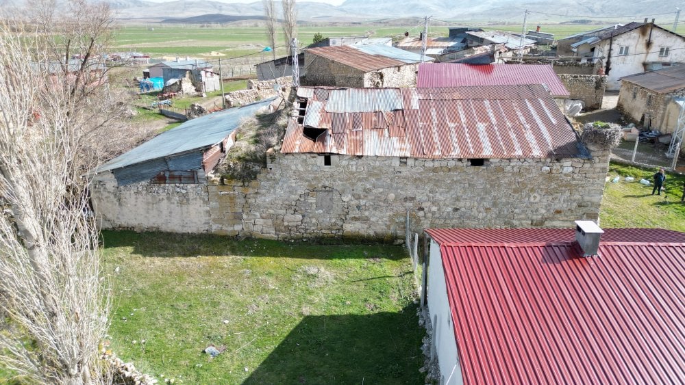 Sahibinden 16 milyon TL'ye satılık tarihi kilise: Samanlık olarak kullanılmış